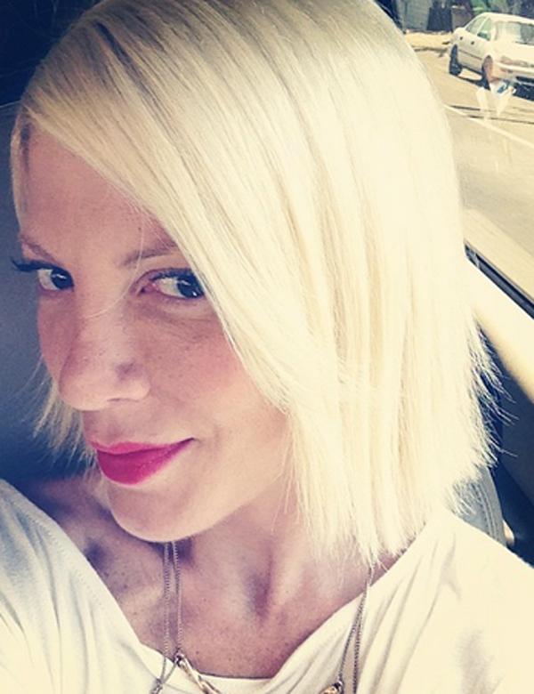 Tori Spelling haircut