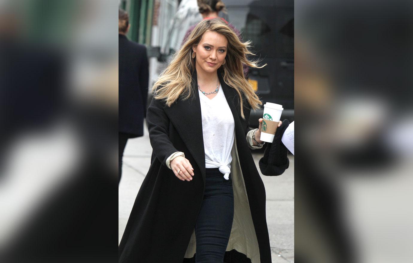 Pregnant Hilary duff matthew koma la stroll 2