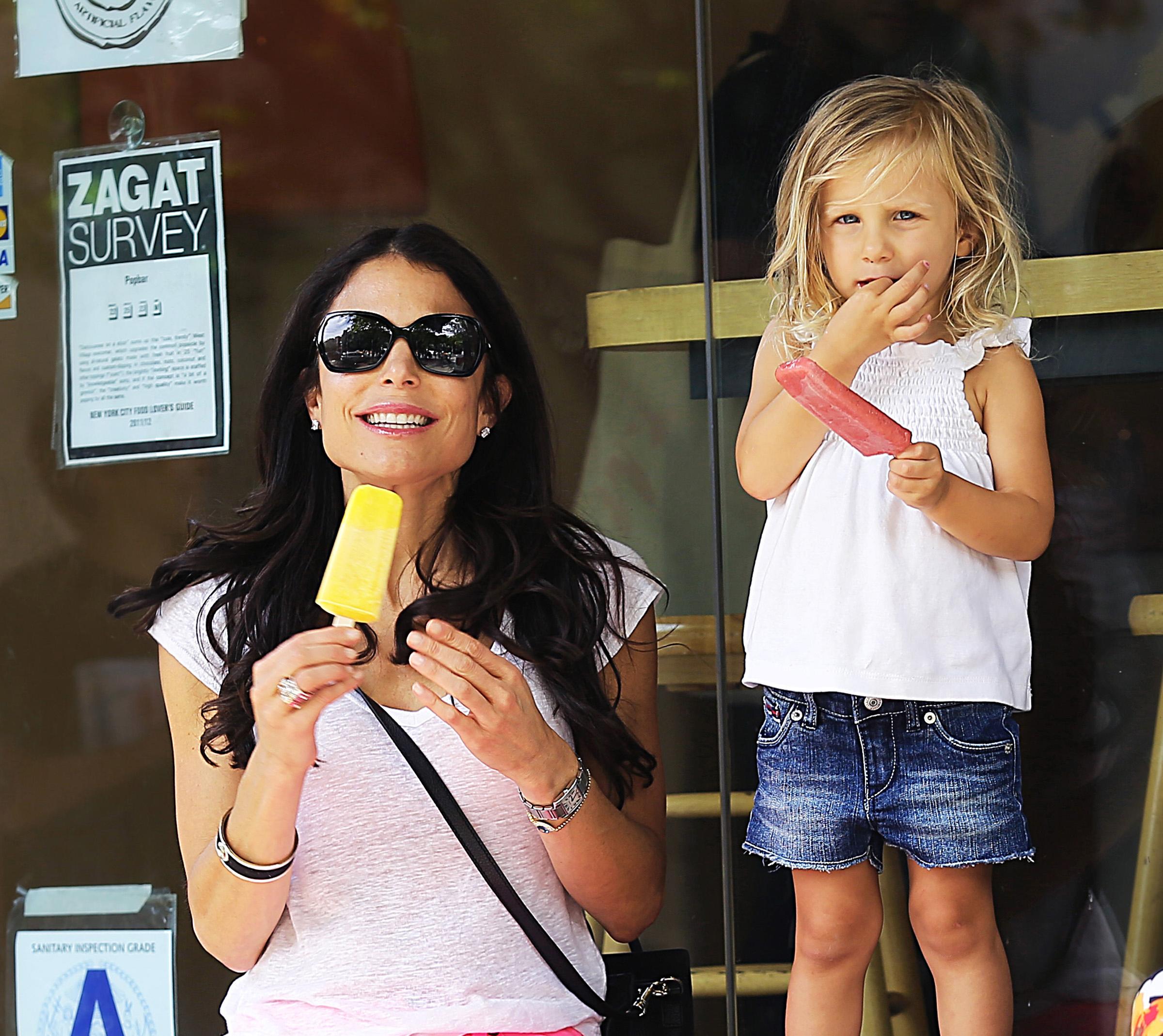 Bethenney Frankel enjoys some ice pops with her daughter Bryn in NYC