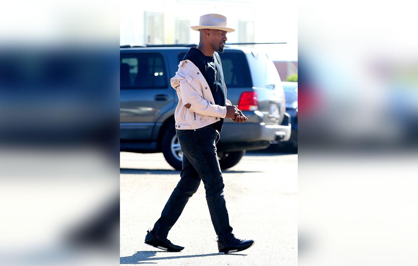 *EXCLUSIVE* Jamie Foxx gifts Baby Momma Kristin Grannis with a purse!