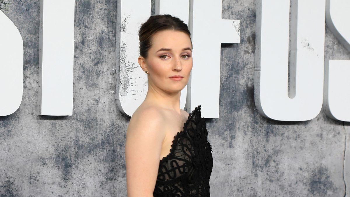 Image of Kaitlyn Dever prepared to lead the story as Abby in season 3.