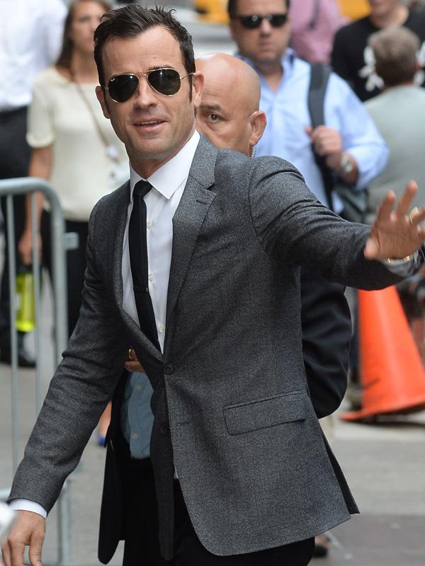 Justin Theroux and Robin Roberts on location for Good Morning America in Times Square.