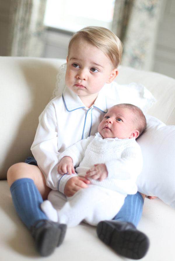 Prince george princess charlotte royal portrait 01