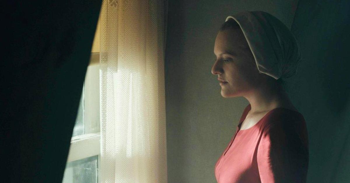 the handmaids tale elizabeth moss