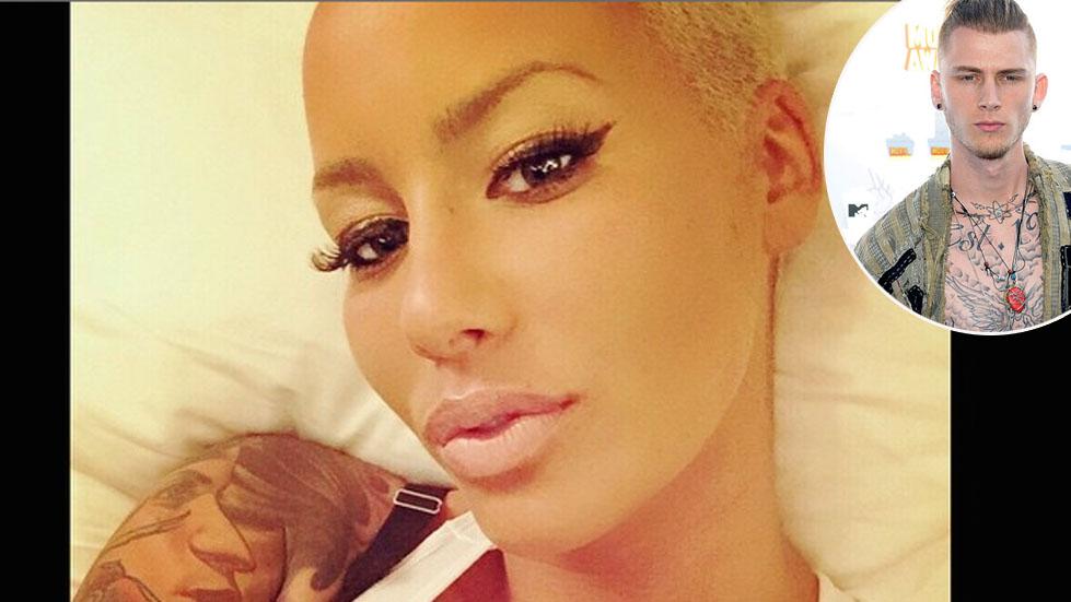 Amber Rose Flaunts Her Cleavage In Racy Selfie After Spending Time