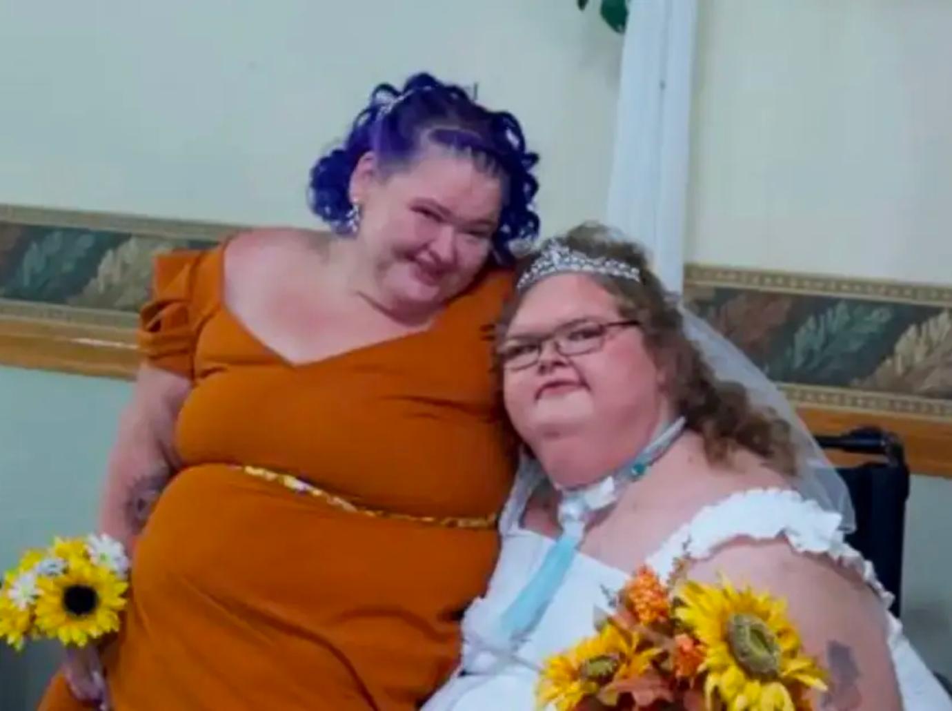 '1000-Lb Sisters' Stars Tammy & Amy Slaton Shop At Walmart