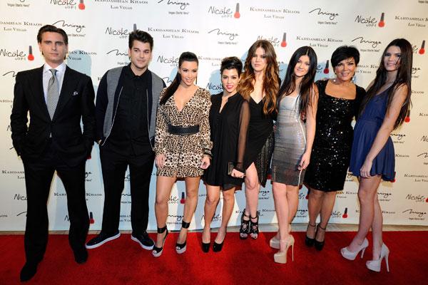 Rob kardashian charging family 250000 appear christmas card