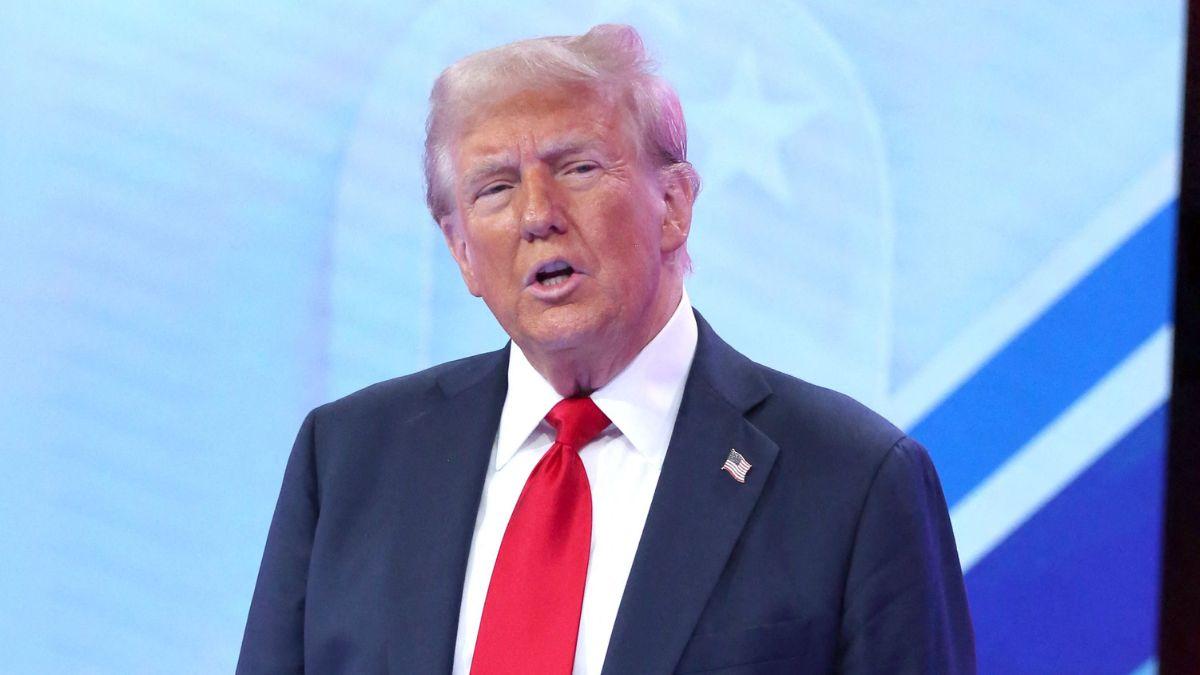 Image of Social media users questioned whether Donald Trump is stable.