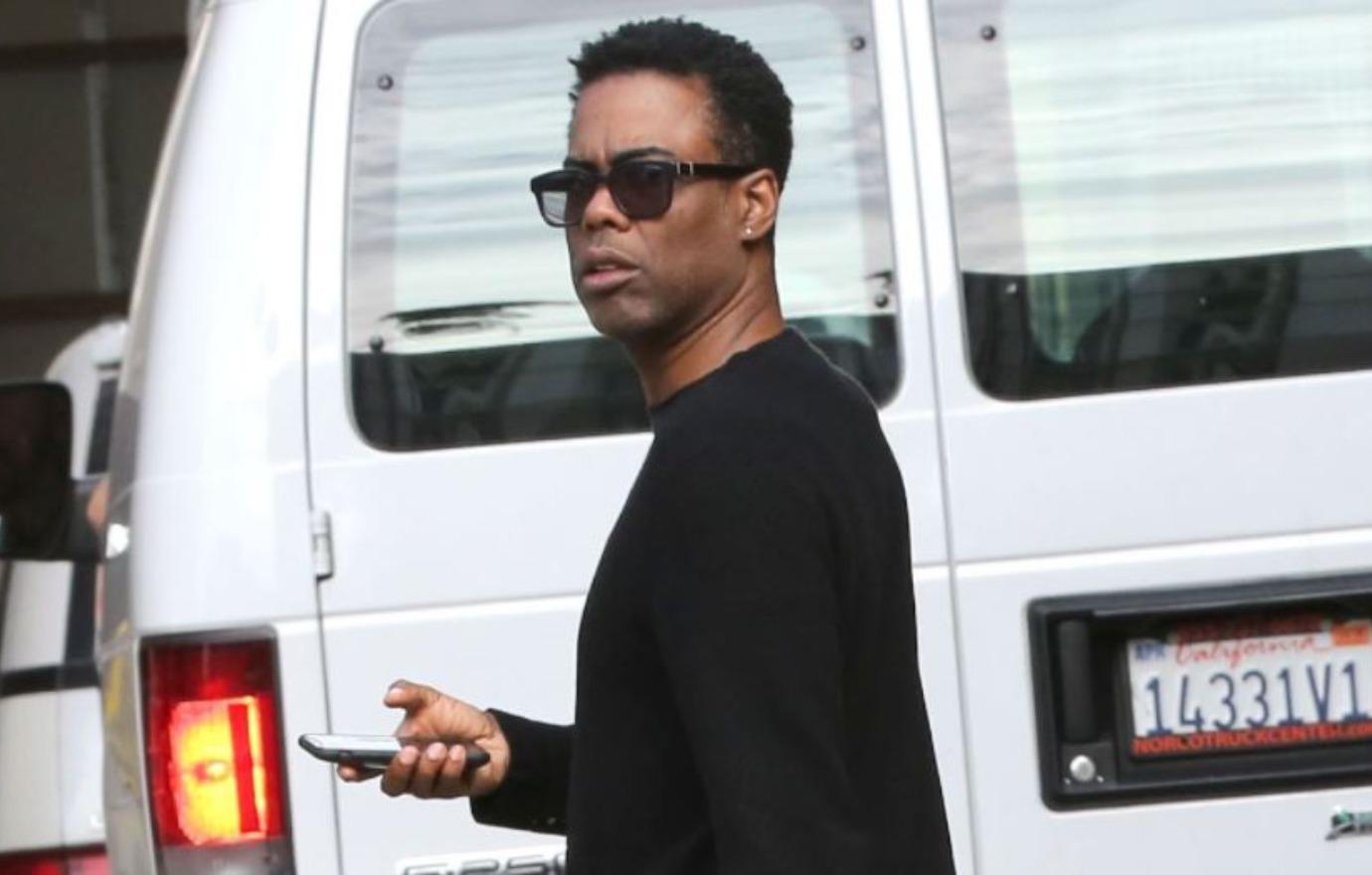 comedy club warns against will smith copycats chris rock wont sue