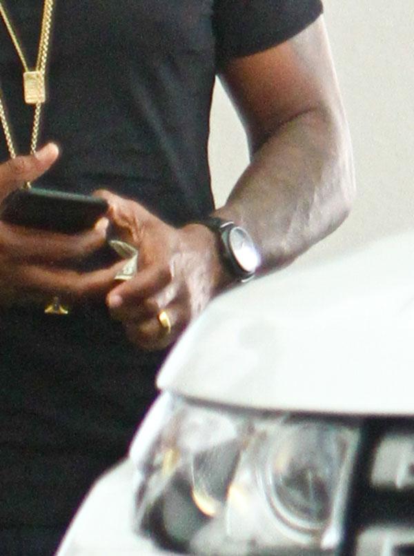 Usher wedding ring2