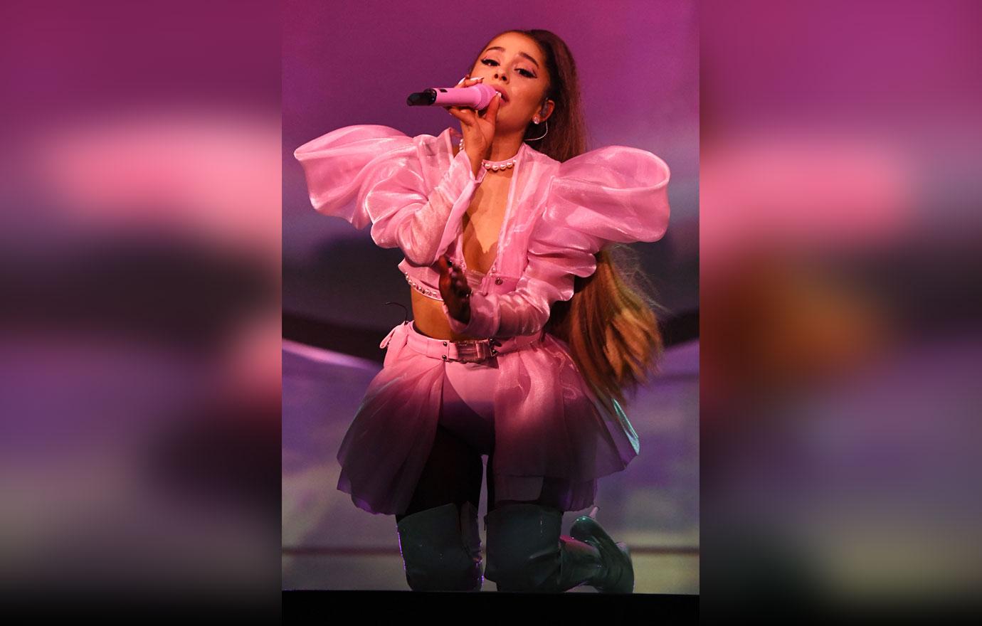 Ariana-Grande-JonBenet-Costume