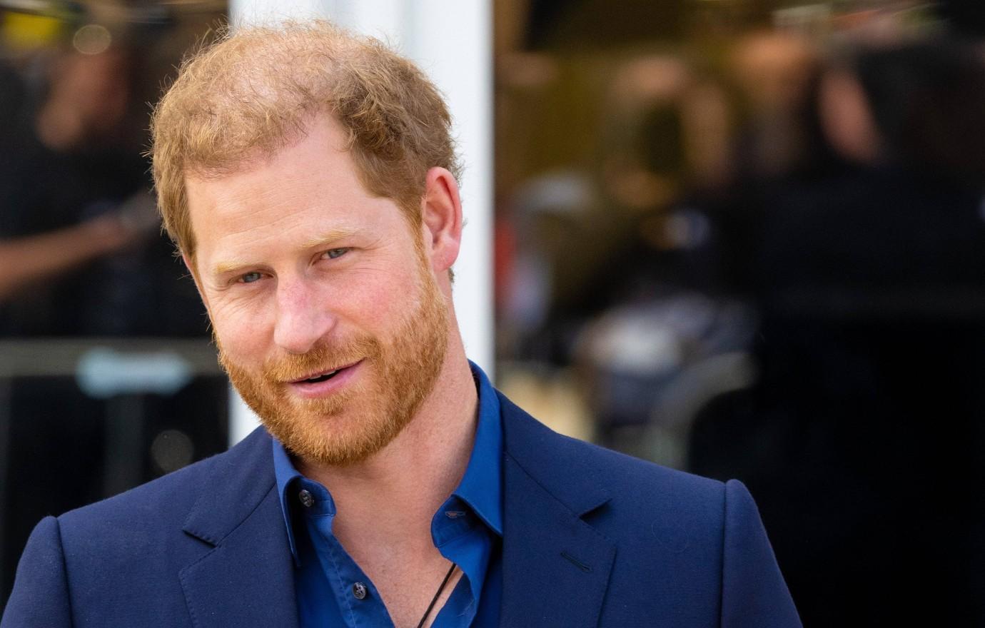 prince harry begs investigator reveal details dianas death book