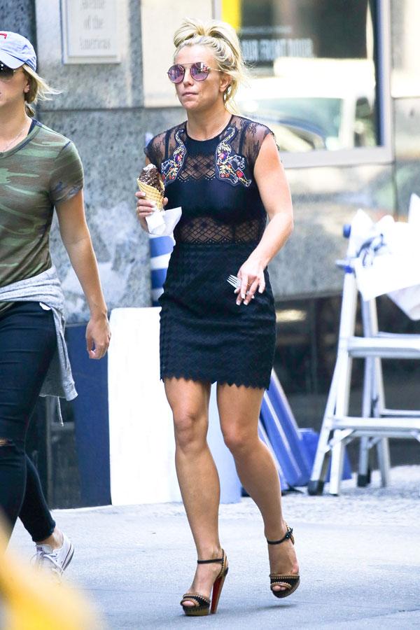 britney spears eating ice cream in nyc