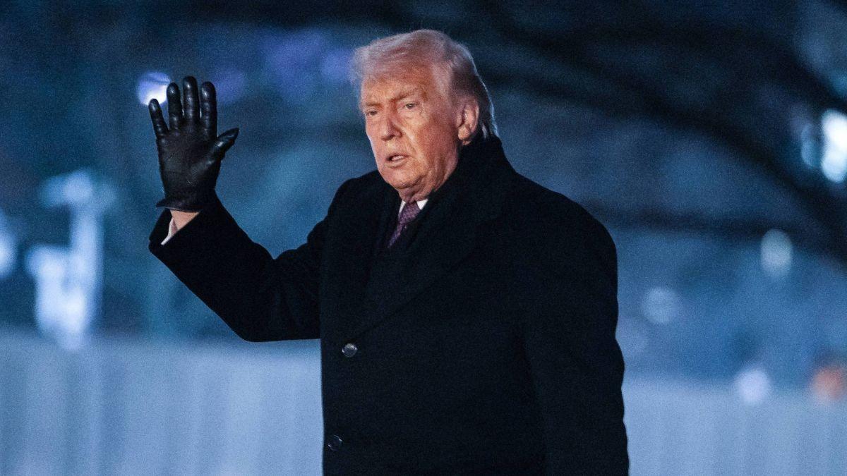 image of Donald Trump appeared exhausted as he arrived back in Washington, D.C., on Thursday, January 22.