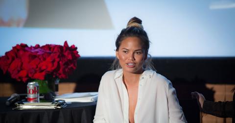 Chrissy teigen supports international style institute 02