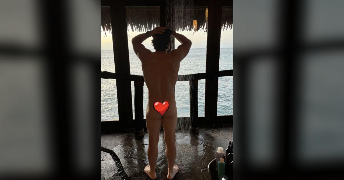 mark wahlberg nsfw photo vacation