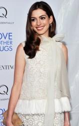 2010__12__okmagazine style annehathaway 158×300.jpg