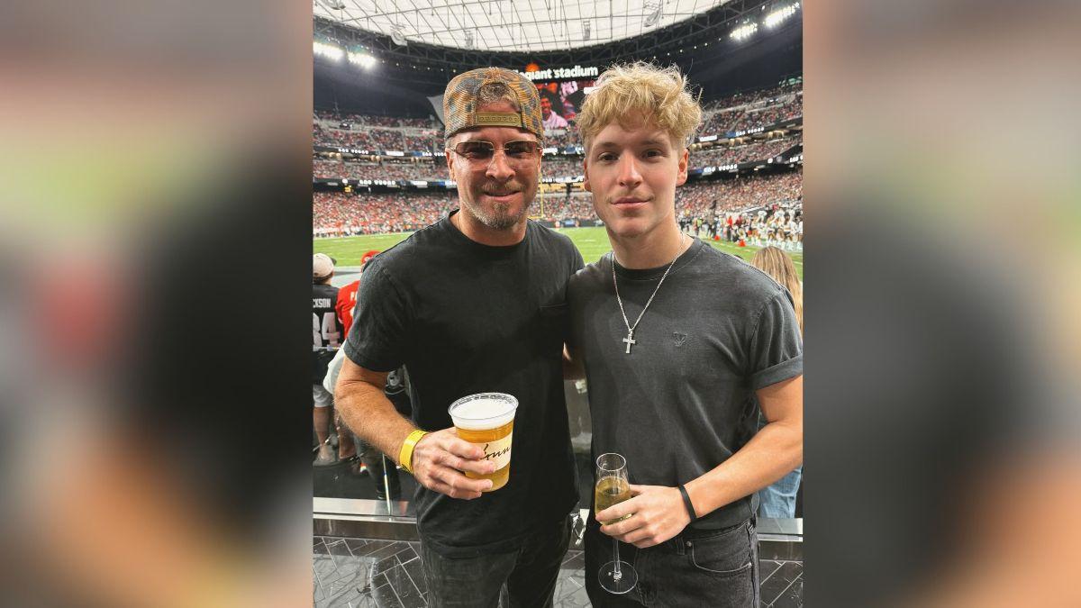 image of The 'American Idol' alum is close with his dad.