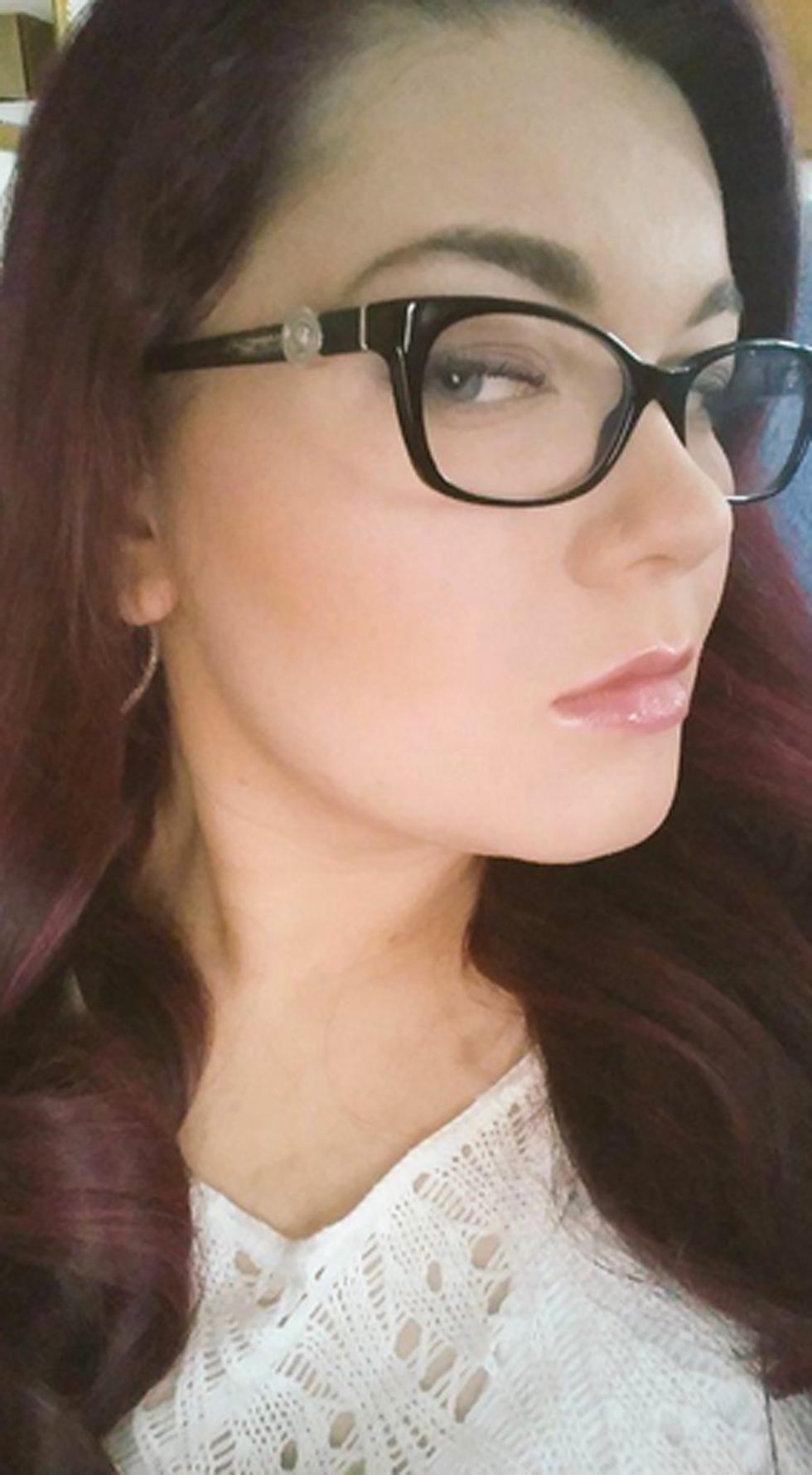 Amber portwood glasses selfie