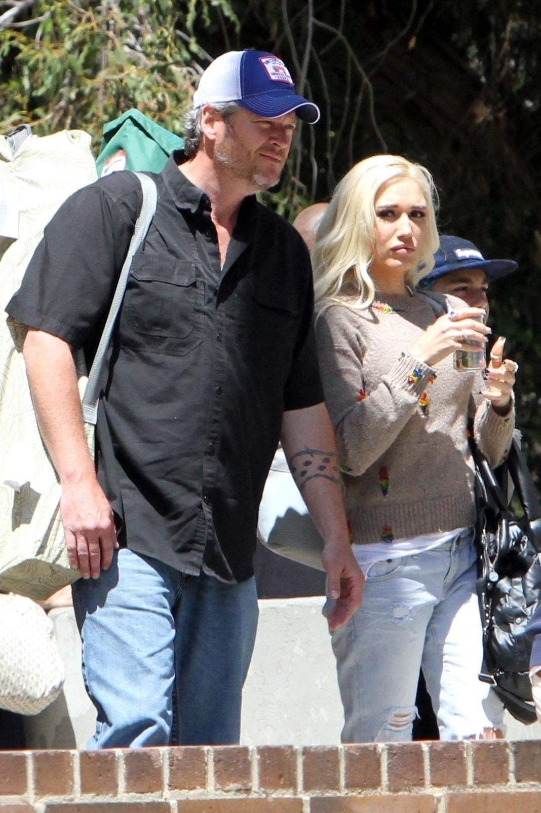 *EXCLUSIVE* Gwen Stefani and Blake Shelton spend time with the boys at a basketball game