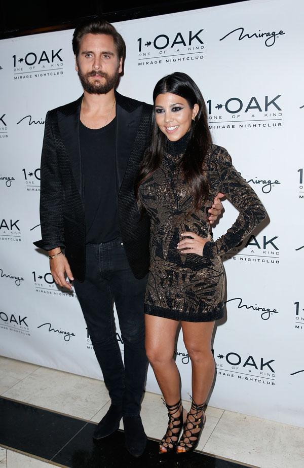 Kourtney kardashian suing scott disick tell all book