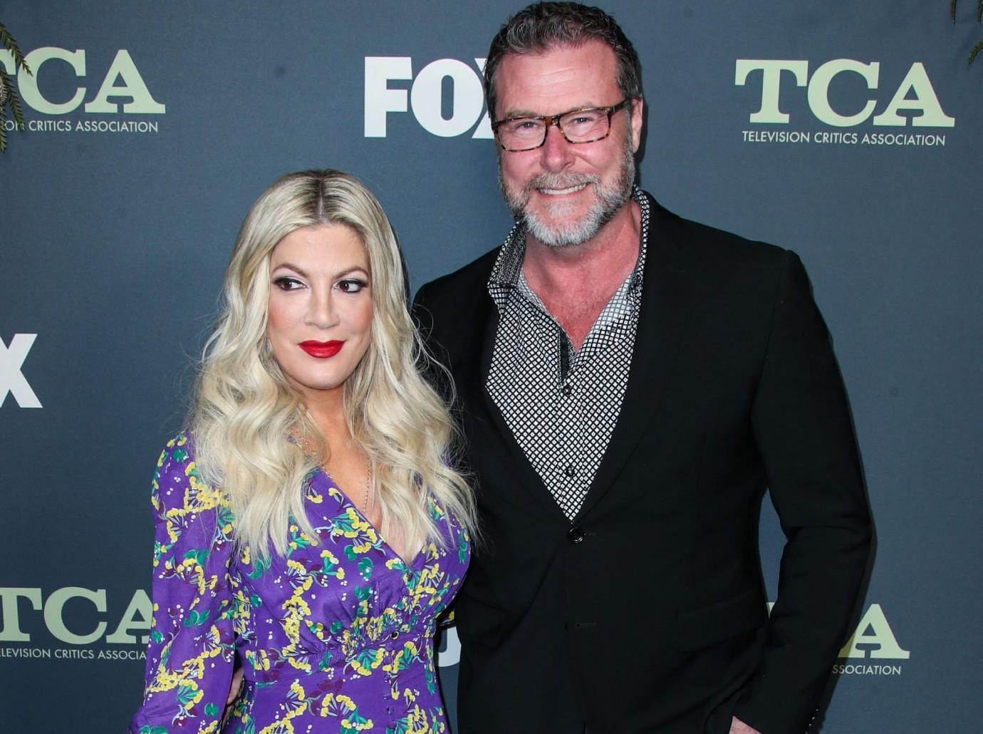 tori spelling kids leave motel friend dean mcdermotts whereabouts unknown