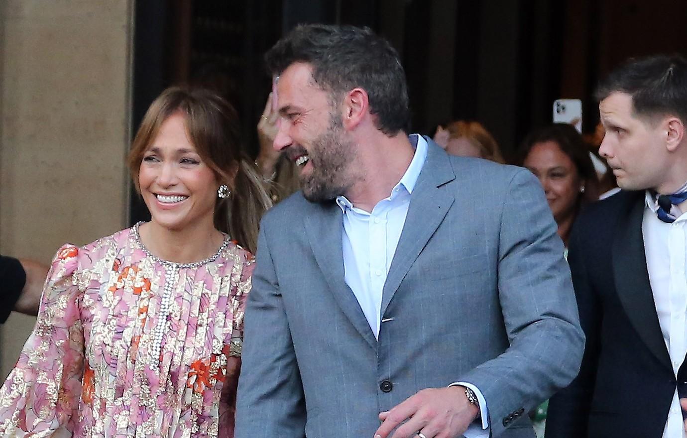 ben affleck jennifer lopez celebrate birthday dinner paris