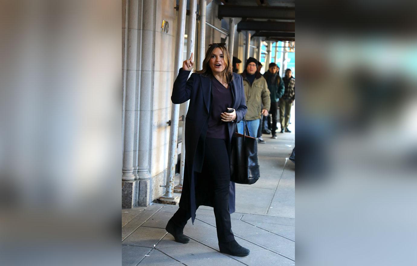 Mariska Hargitay Filming 'Law & Order: SVU'