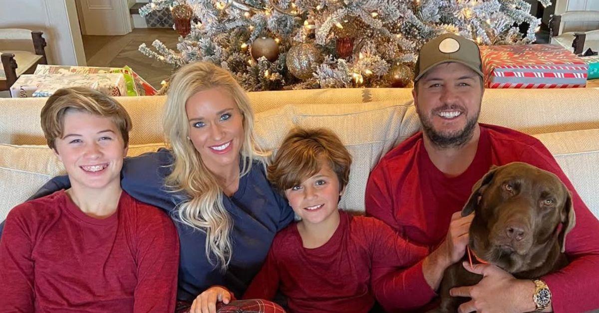 image of Luke Bryan shared the truth about his sister Kelly’s sudden death.