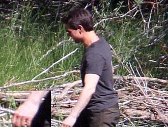 Tom cruise july11 wedding ring.jpg