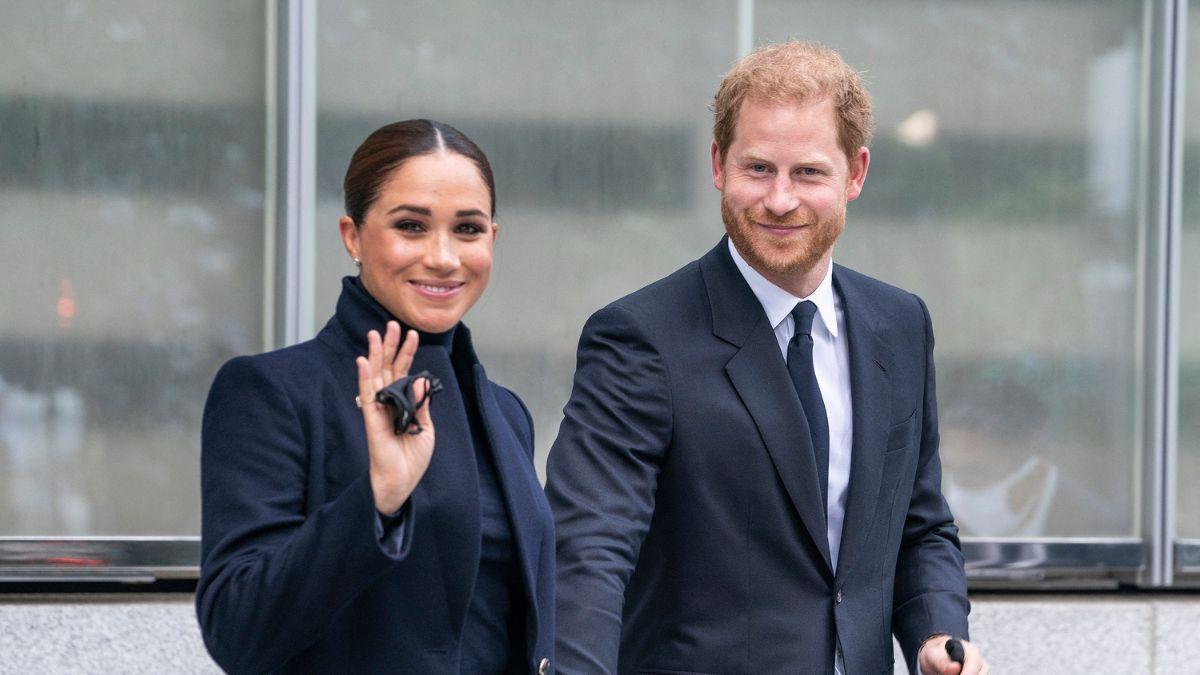 image of royal family