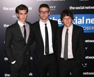 2010__10__Andrew_Garfield_Justin_Timberlake_Jesse_Eisenberg_Oct4newsne 300&#215;247.jpg