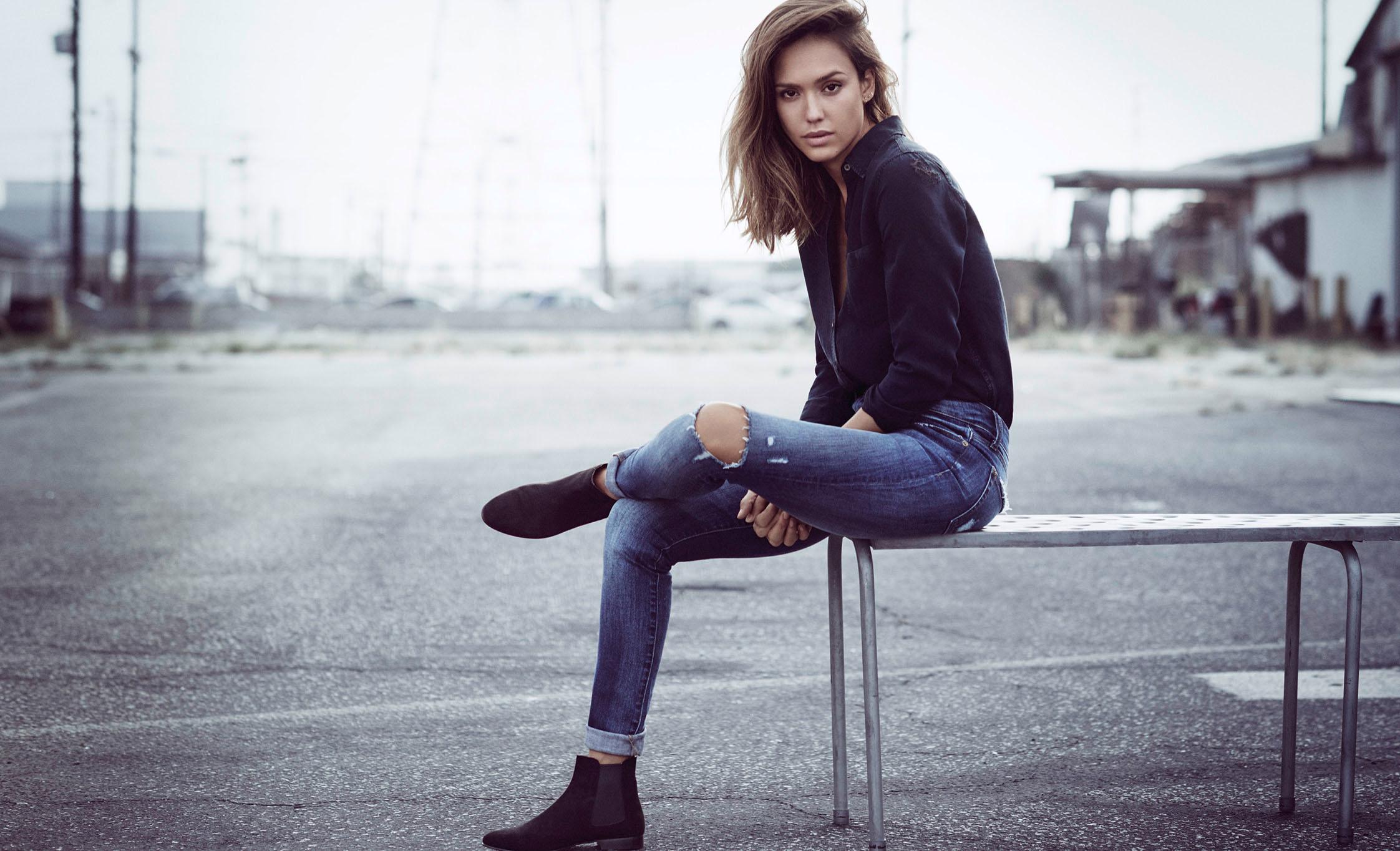 Jessica Alba teams up with denim brand DL1961