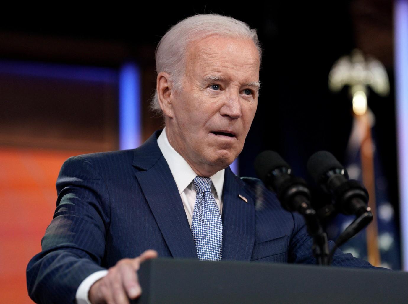 joe biden ridiculed vacationing delaware maui fires death toll coward