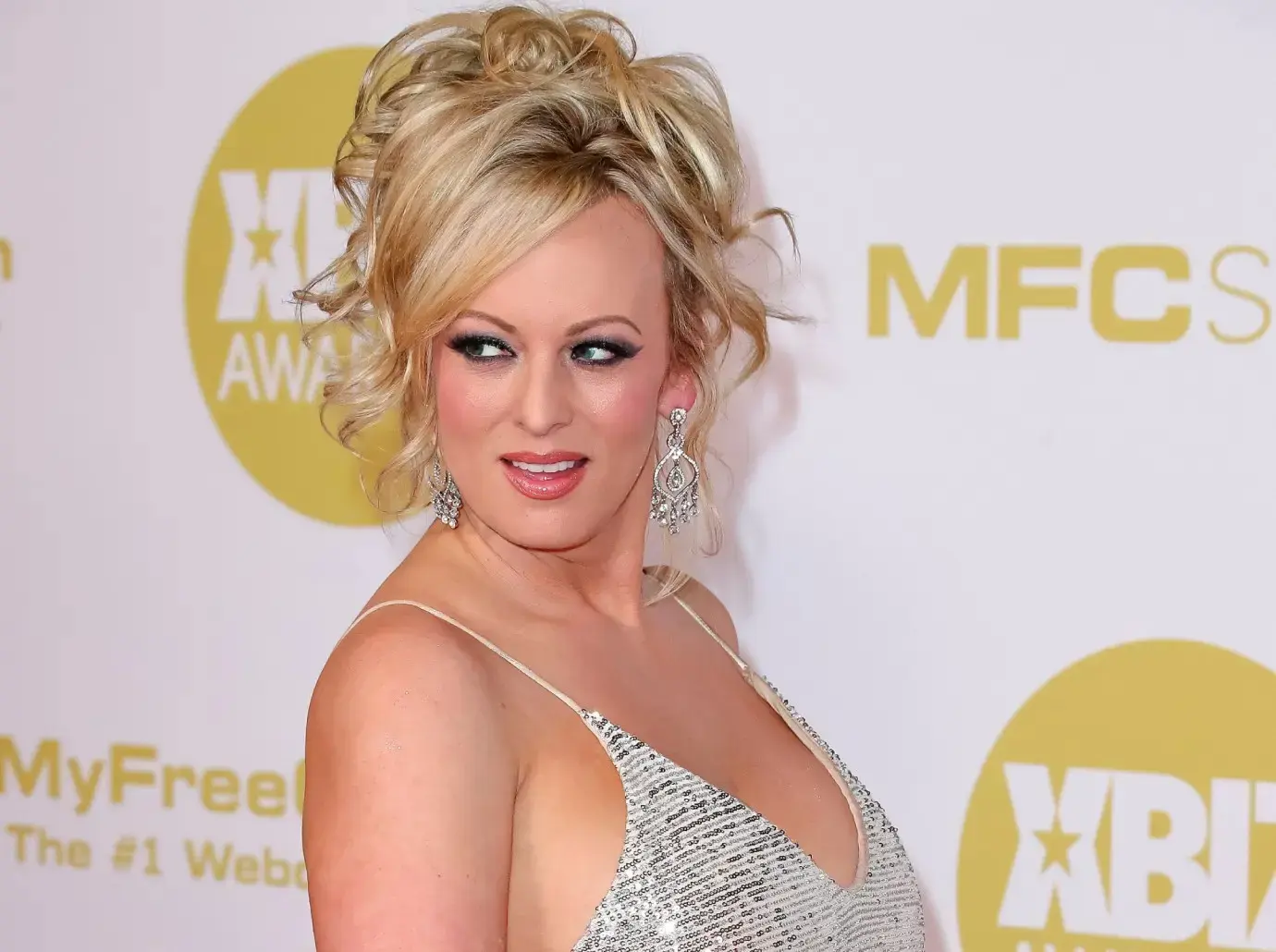 stormy daniels meets manhattan prosecutors indict donald trump