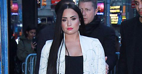 Demi Lovato Makeup Free selfie