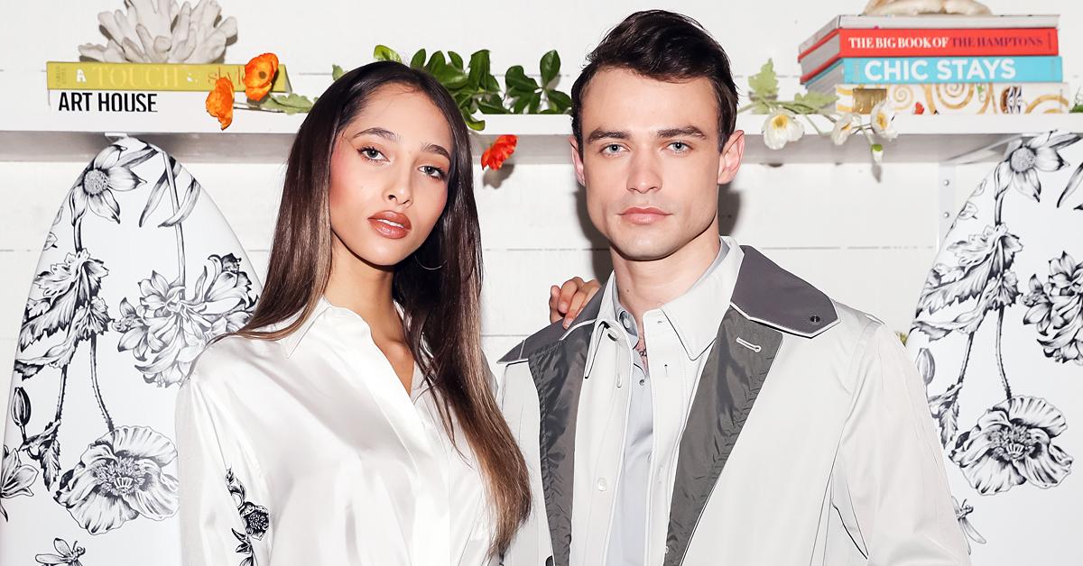 gossip girl thomas doherty model yasmin wijnaldum couple hamptons ok