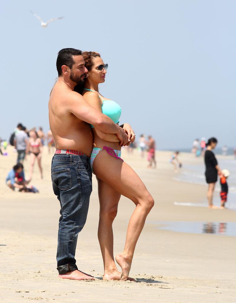 Rhonj amber marchese bikini body with husband 03