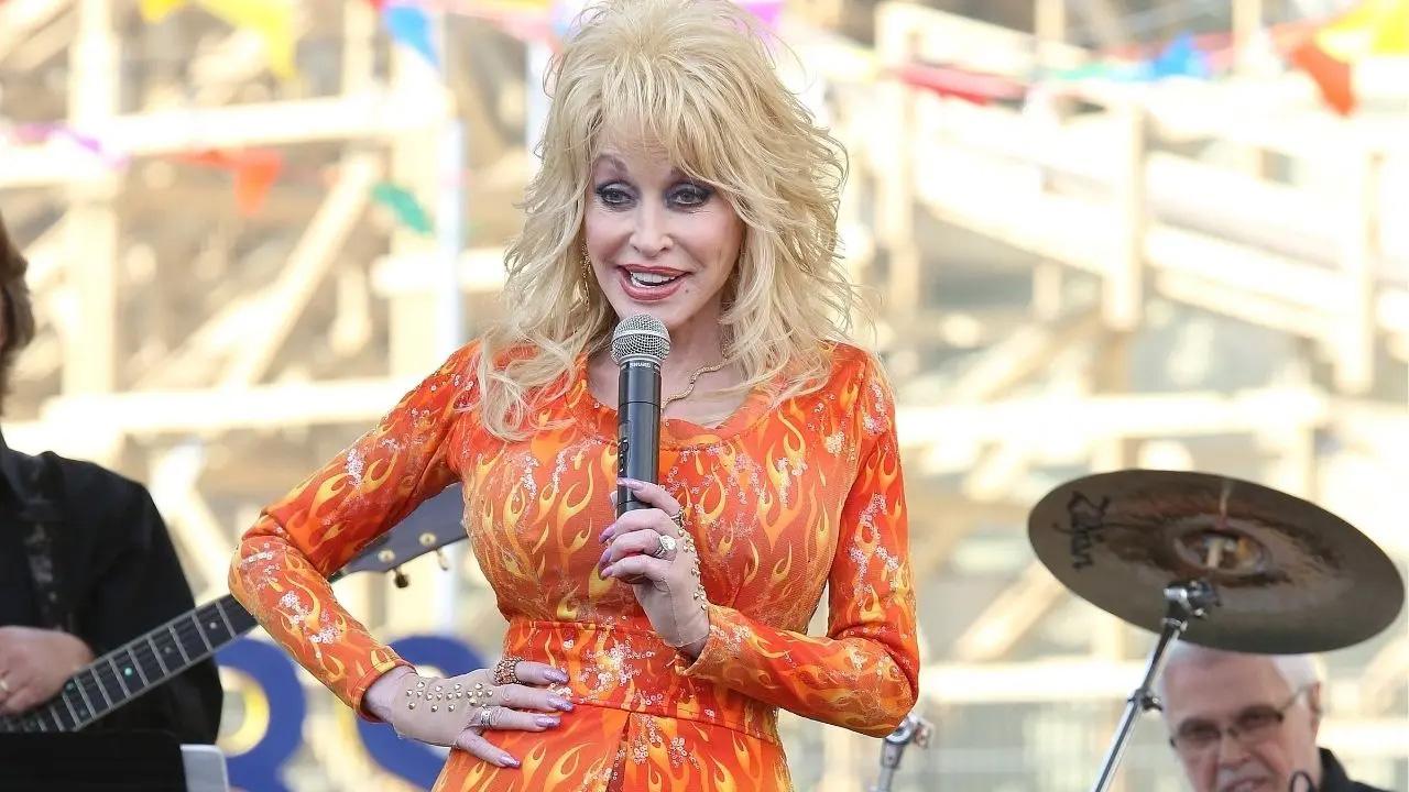 Image of Wynonna Judd cited late and legendary Dolly Parton's public political neutrality as a lesson to other artists.