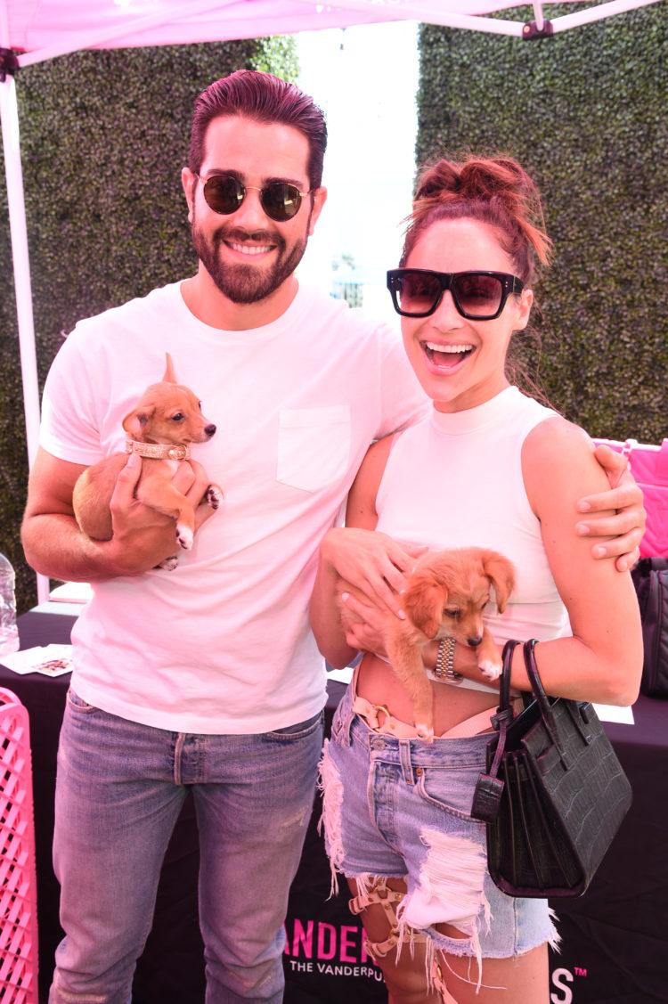 //Cara Santana and Jesse Metcalfe  e