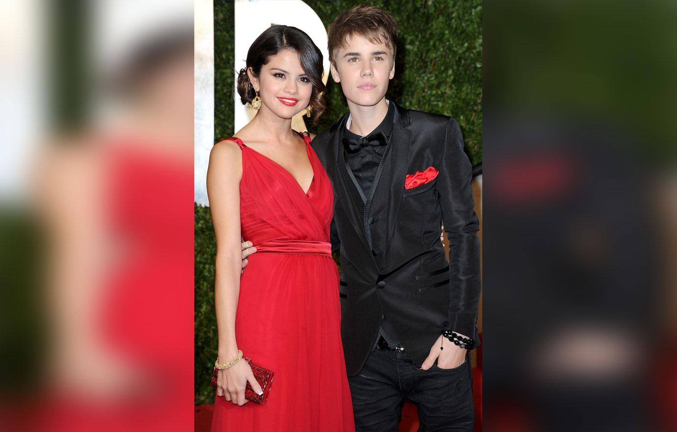 Taylor swift selena gomez cazzie david selfie friends instagram 04