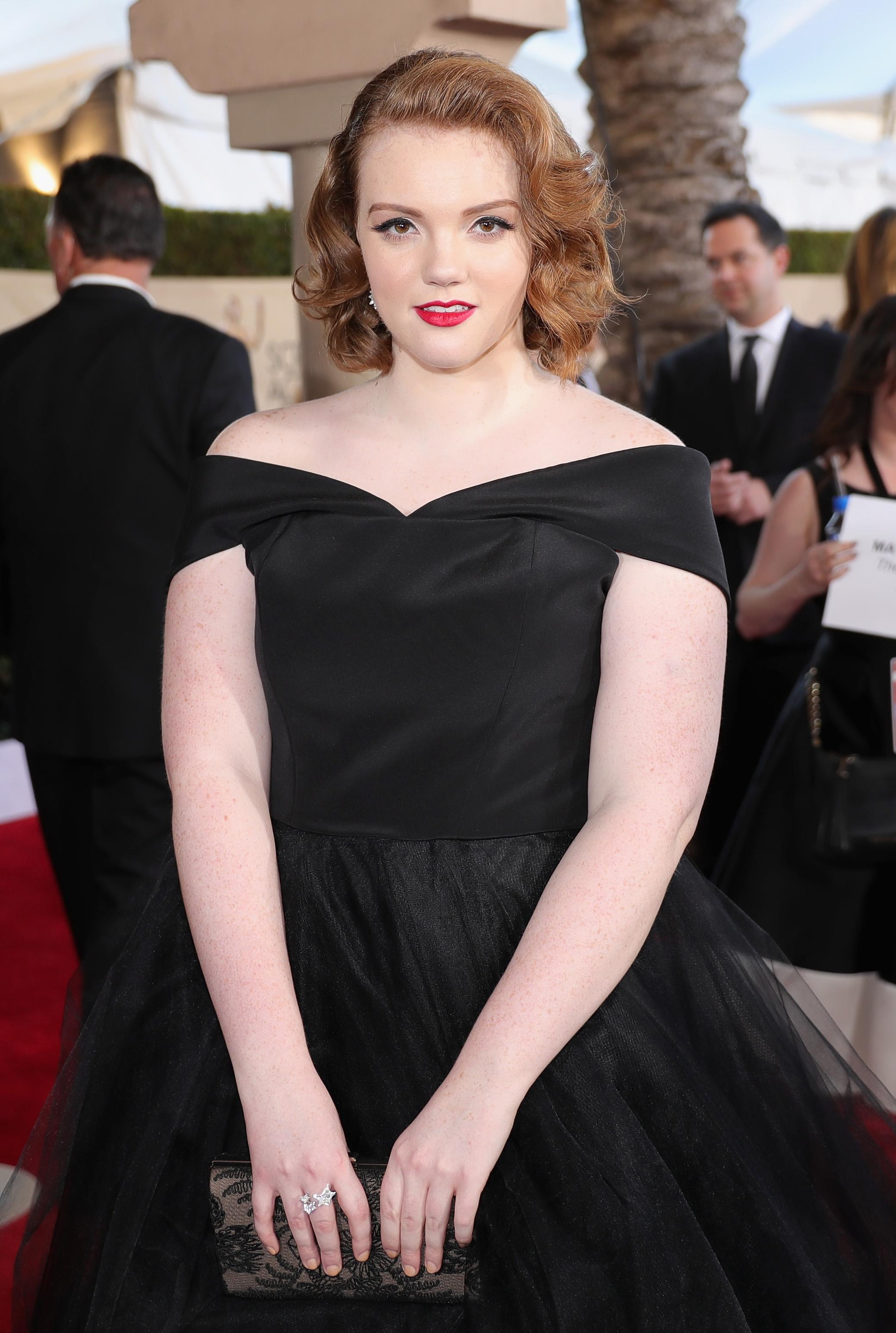 Shannon Purser of Stranger Things Wears a Black Gown To The SAG