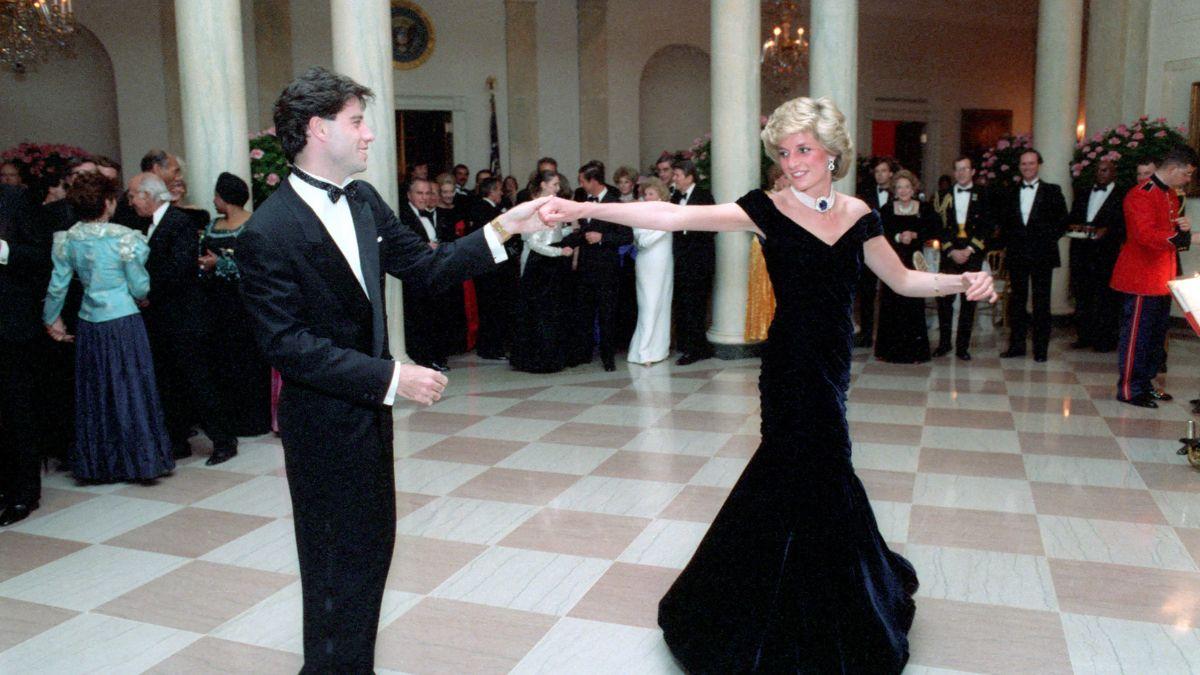 image of Princess Diana danced with John Travolta.