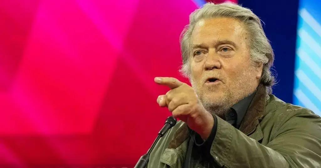 Photo of Steve Bannon said there are 'alternatives' to the 22nd amendment prohibiting Trump from being president for a third term.