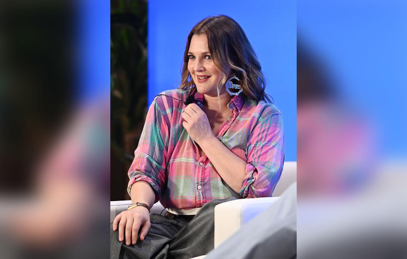 https://media.okmagazine.com/brand-img/IEdSOZ1uW/0x0/2019/05/Drew-Barrymore-Flower-2.jpg