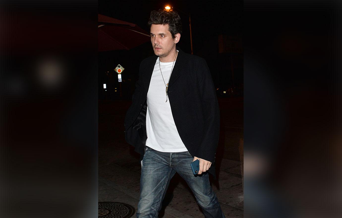 John Mayer Steps Out For a Bite to eat in West Hollywood