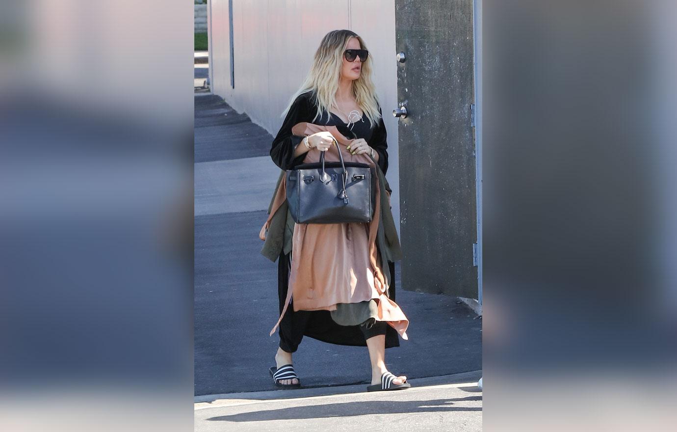 Khloe kardashian baby bump