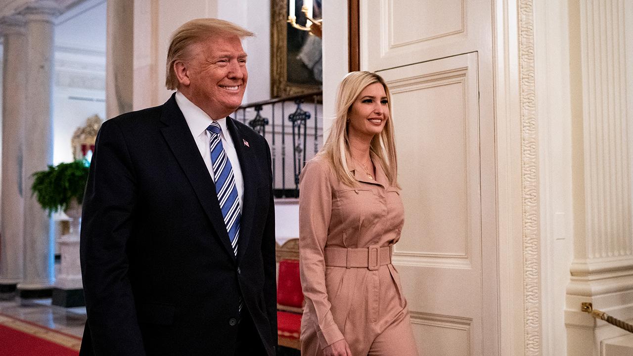 Photo of Mary Trump claimed that Donald Trump learned from his father to see kindness as a weakness.