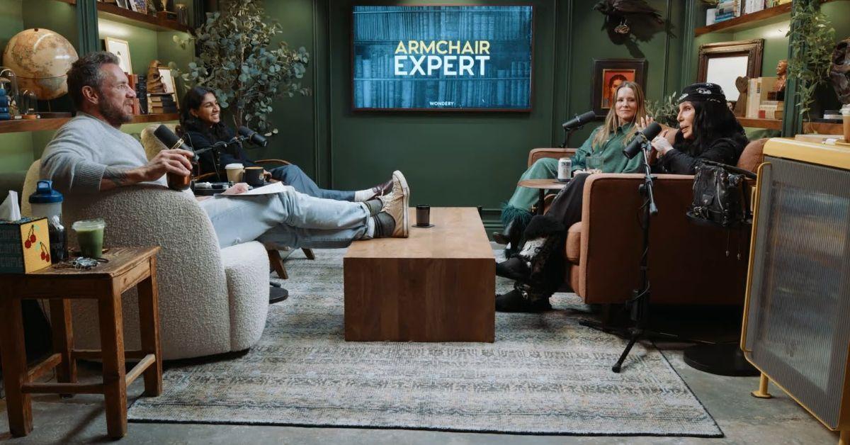 Photo of Dax Shepard emphasized that he was not threatened by his wife, Kristen Bell, 'shining.'