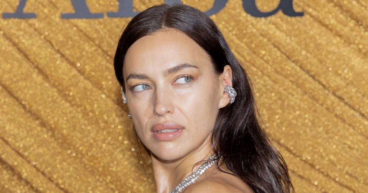 Irina Shayk Wears Cheeky Thong Bikini During Beach Getaway Photos(02)